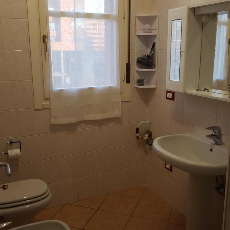 M2BO DOSSETTI 27 - FIERA - Appartamento con 1 Camera da Letto - 79