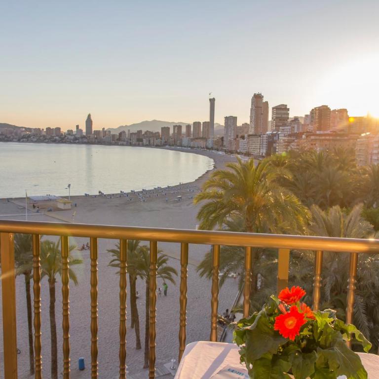 Hotel Colón - Double or Twin Room with Sea View - 19