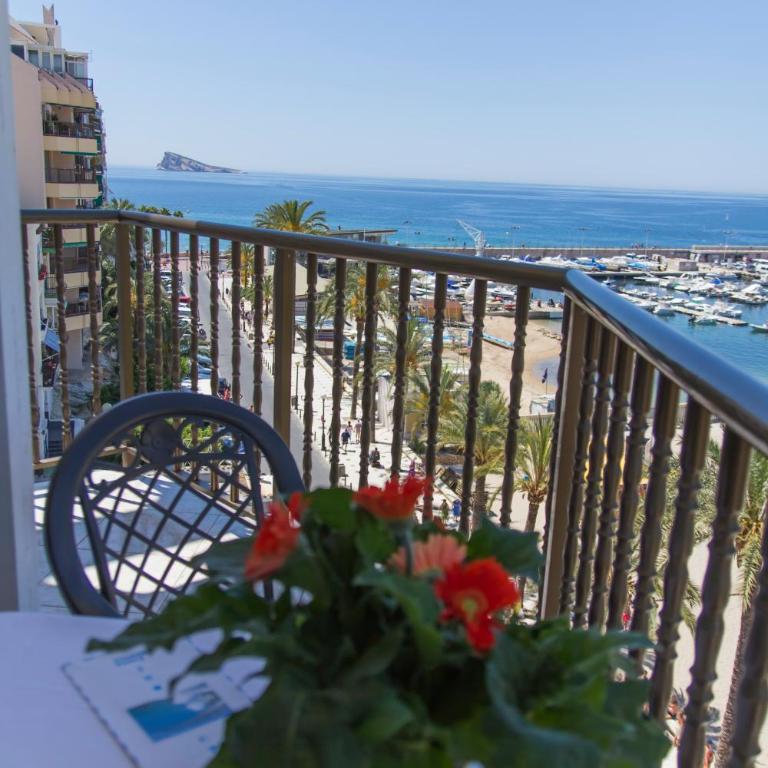 Hotel Colón - Double or Twin Room with Sea View - 13