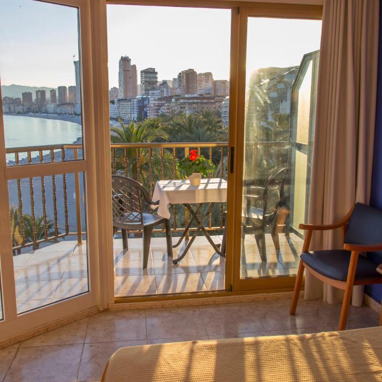 Hotel Colón - Double or Twin Room with Sea View - 17