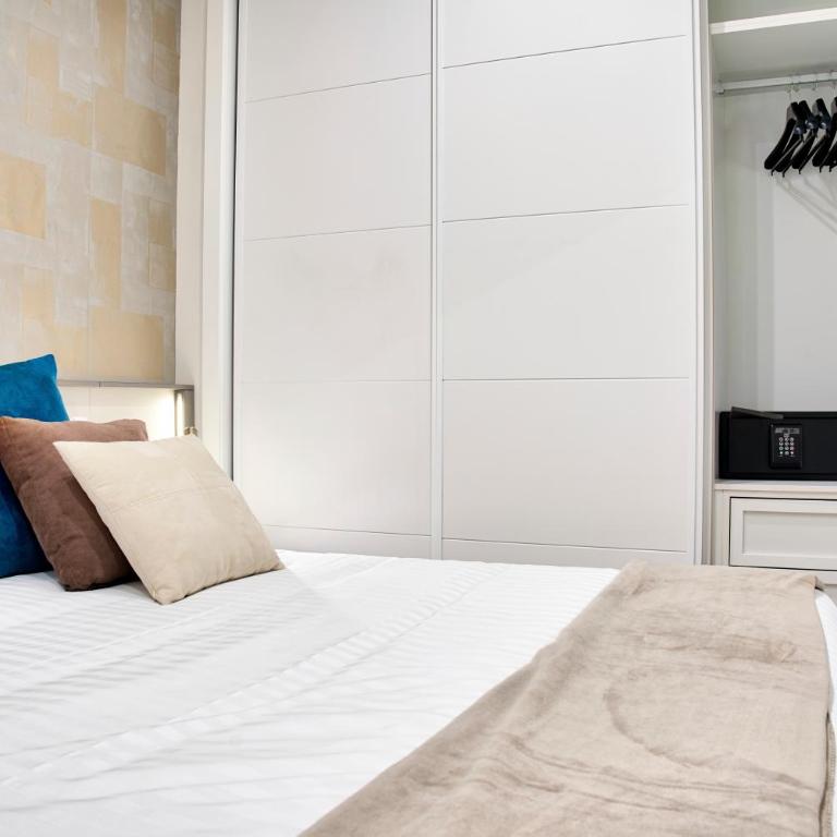 Apartamentos Cava Baja - Deluxe Apartment - 3