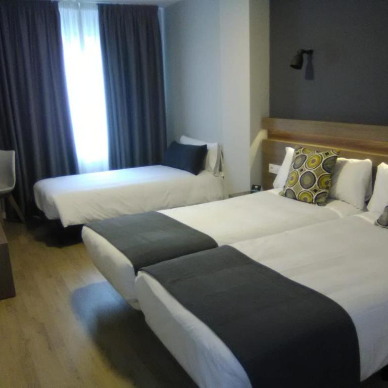 Alda Estación Pontevedra - Habitación Doble con cama supletoria - 1