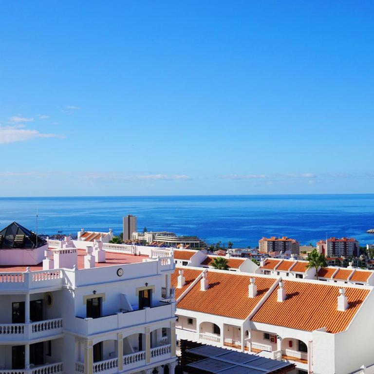 2-bedroom 4-star apartment in Los Christianos - Apartamento de 2 dormitorios con vistas al mar - 4