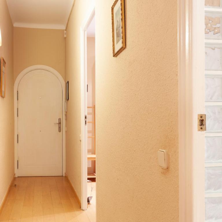ENRIQUE GRANADOS - One-Bedroom Apartment - 11