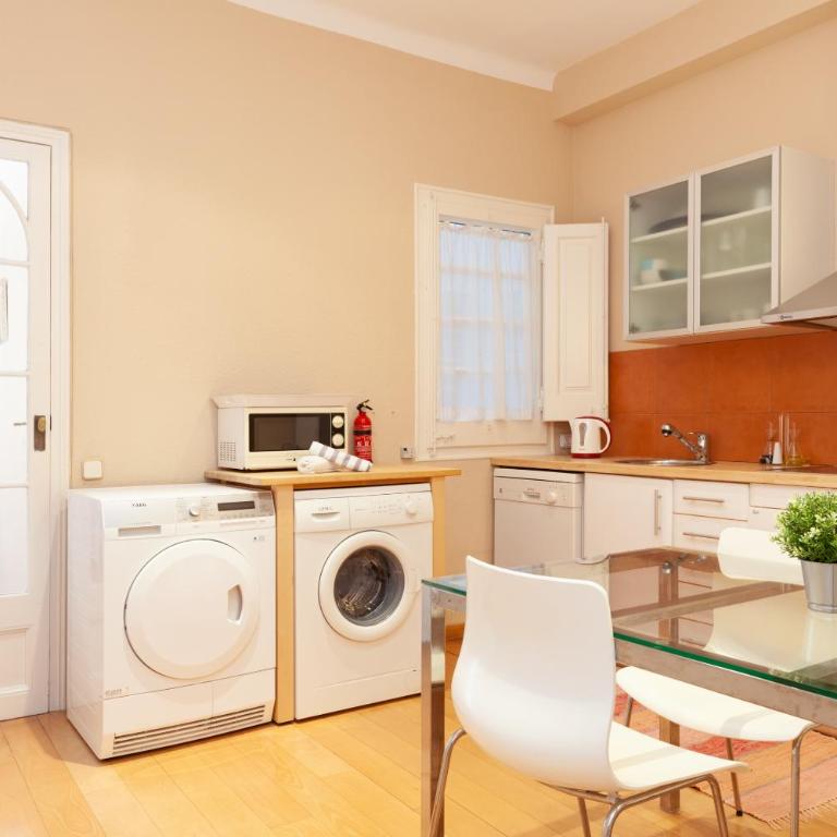 ENRIQUE GRANADOS - One-Bedroom Apartment - 13