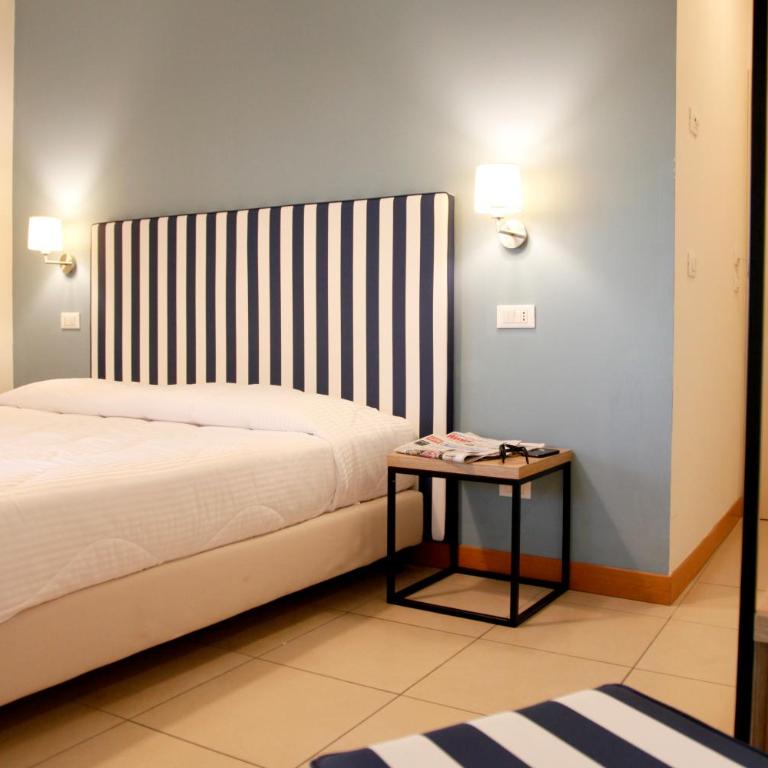 Hotel Majorca sul Mare in centro a Riccione con Area Fitness - Superior Triple Room - 8