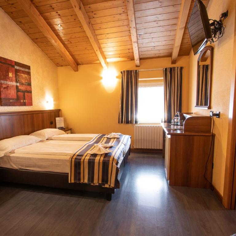 Hotel Bernina - Habitación cuádruple - 4