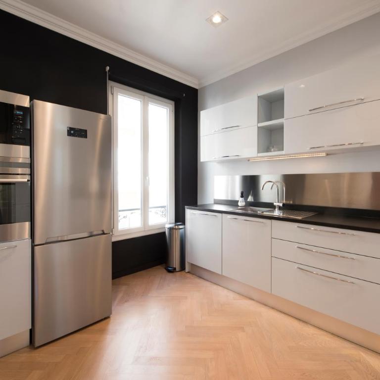 F3 Plein centre plage à 50 m (rue calme) parking possible - Two-Bedroom Apartment - 6