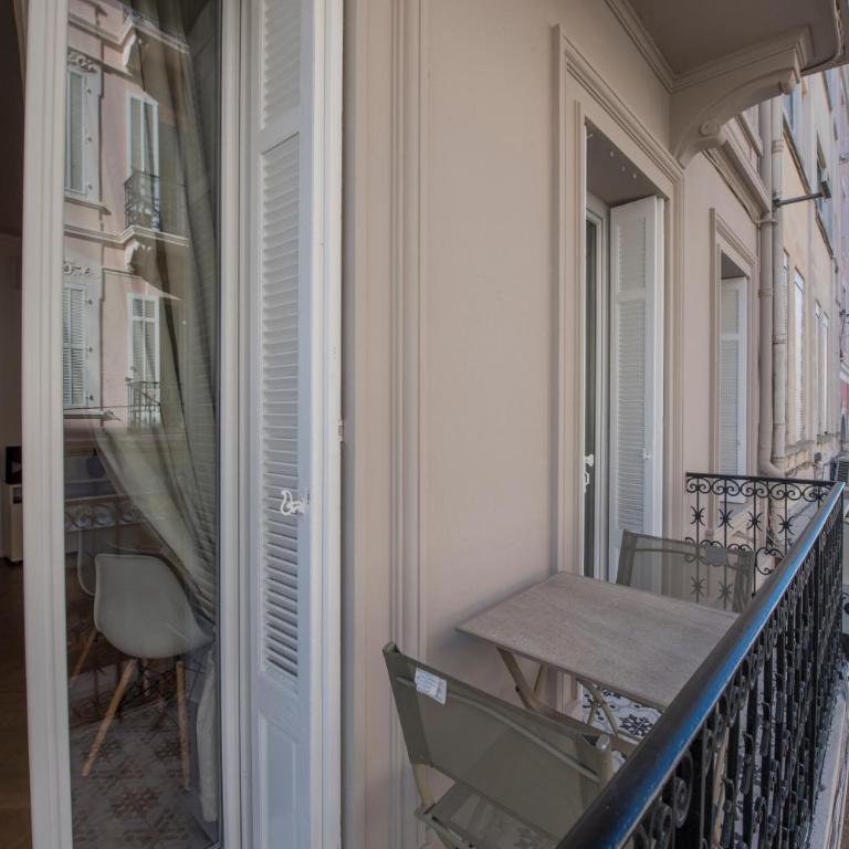 F3 Plein centre plage à 50 m (rue calme) parking possible - Two-Bedroom Apartment - 10