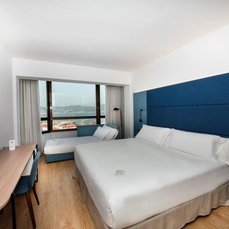 Occidental Vigo - Habitación Doble Superior (3 adultos) - 6