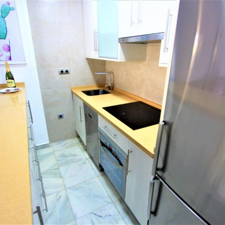 Apartamento Andalucía - A 100 metros de la playa, Camino recto sin cuestas - Piscina - One-Bedroom Apartment - 10