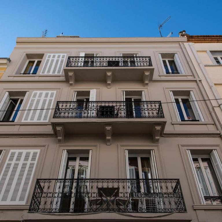 F3 Plein centre plage à 50 m (rue calme) parking possible - Two-Bedroom Apartment - 20