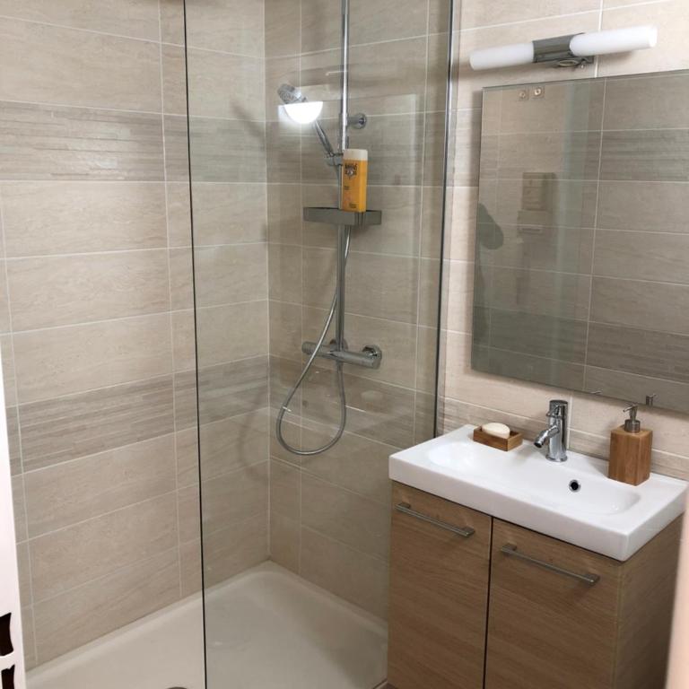 JOLI STUDIO HYPER CENTRE TRES PROCHE VIEUX PORT - Appartement - 19