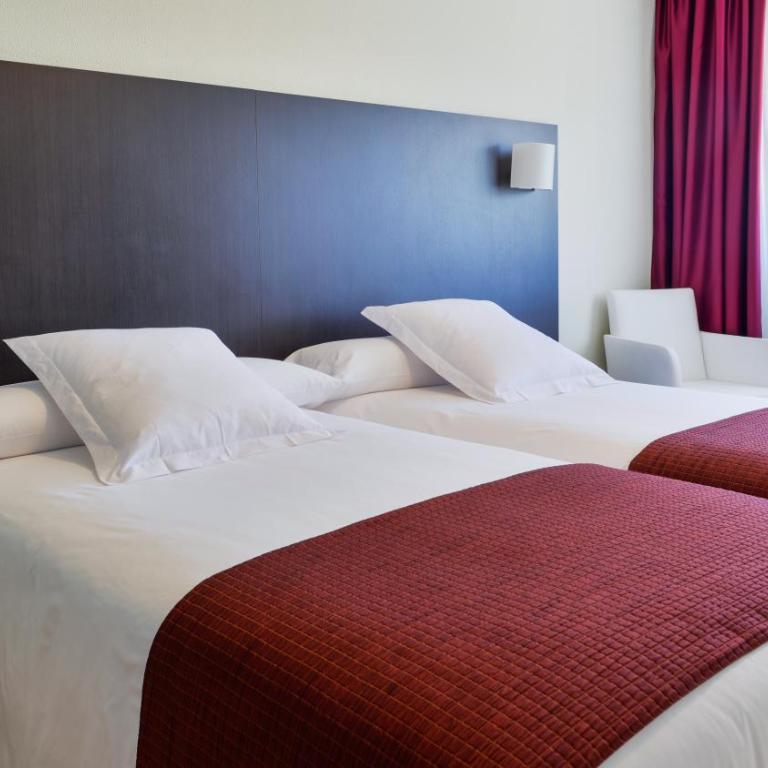Hotel Santiago Apóstol - Double or Twin Room - 2