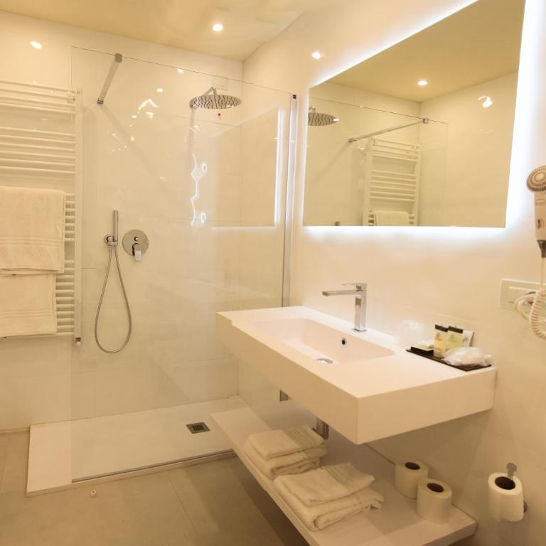 Hotel Columbia Wellness & Spa - Camera Matrimoniale Standard - 37