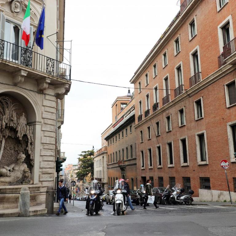 Trevi Suite B&B - Camera Tripla con Bagno Privato - 25
