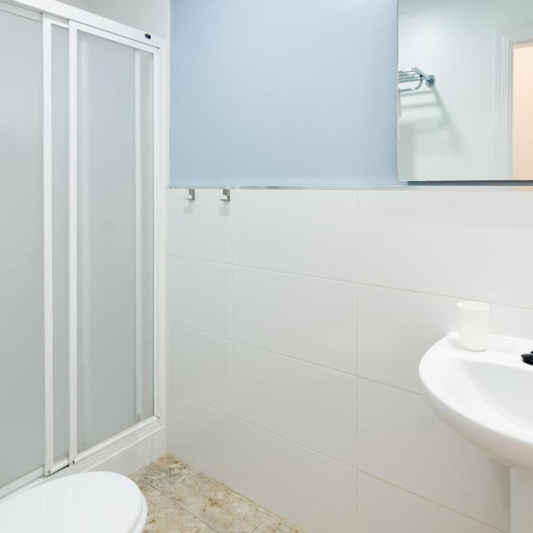 Hostal Boutique Luna de Nerja OLIVE OIL FREE DEGUSTATION & SALE - Habitación Doble con baño privado - 5
