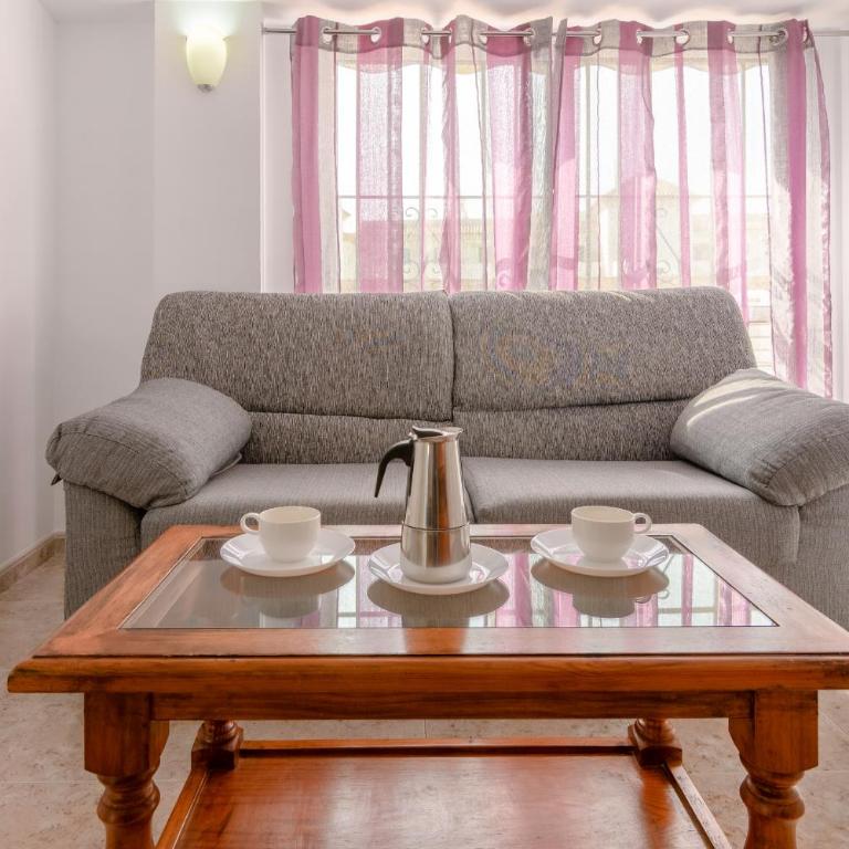 Hostal Boutique Luna de Nerja OLIVE OIL FREE DEGUSTATION & SALE - Apartamento con terraza - 10