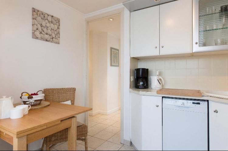 Sunny Cap View Terrace with Sea Views and AirCon - Appartement - Vue sur Mer - 22