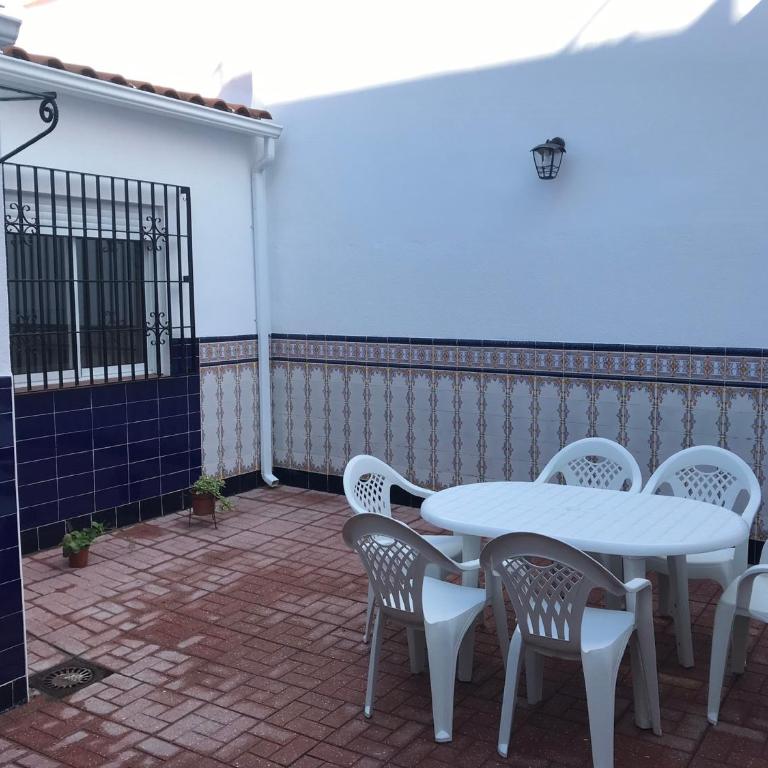 Casa patio ribera de córdoba - Casa de 3 dormitorios - 2