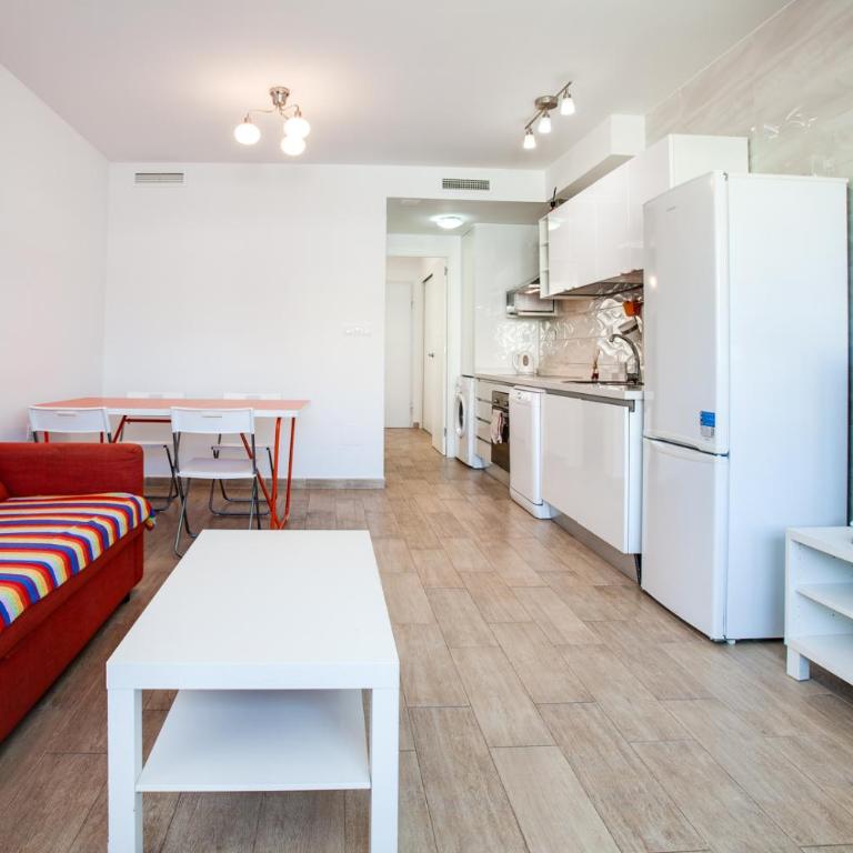 La Casa de Eduardo - Three-Bedroom Townhouse - 2