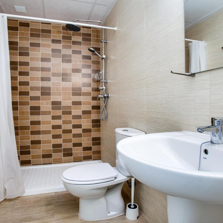 La Casa de Eduardo - Three-Bedroom Townhouse - 13