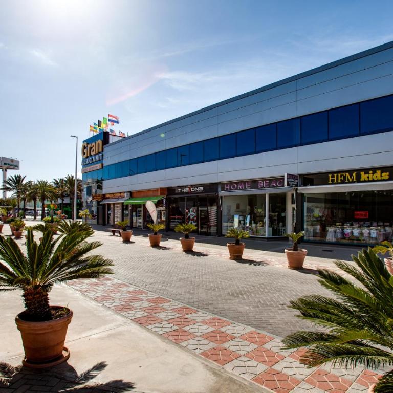 La Casa de Eduardo - Three-Bedroom Townhouse - 21