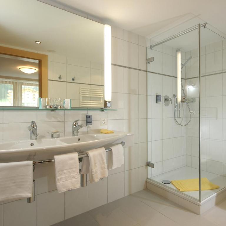 Hotel Post Sport- und Wellness - Premium Doppelzimmer mit Balkon - 4