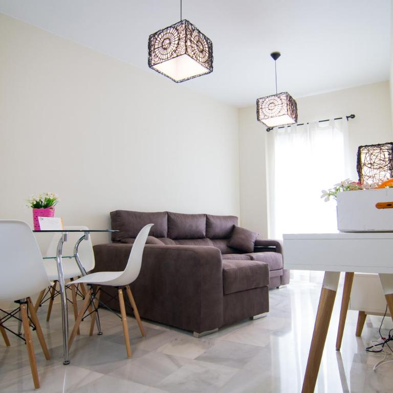 Holidays2Malaga Marques de Villafiel Cozy downtown apartment - Two-Bedroom Apartment - 1