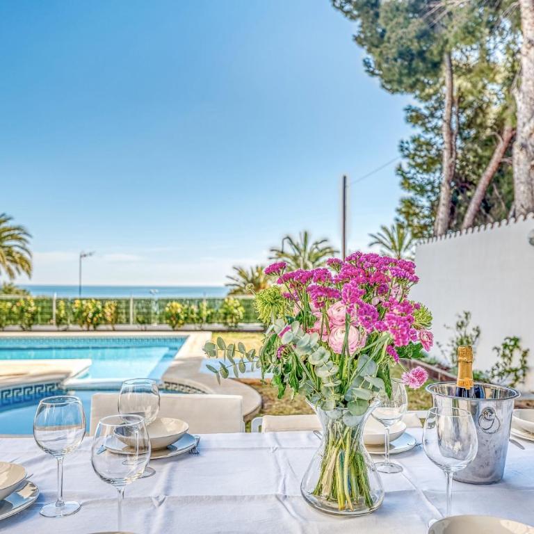 Preciosa villa con piscina, jardín y vistas al mar WIFI - Villa - 1