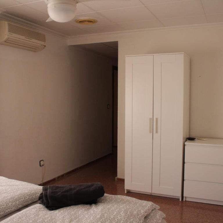 Piso Grande Amplio para grandes grupos 4 Dormitorios 2 baños,Asc 4AC y WIFI - Apartment - 40
