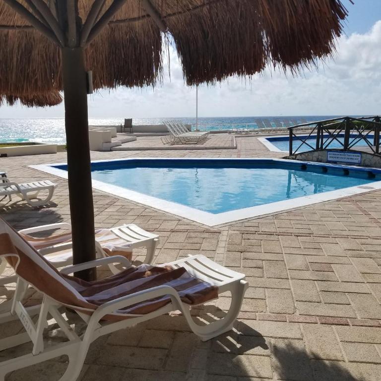 Beachfront Three-Story Coastal Penthouse, 3BR-3BA - Penthouse Apartment - 14