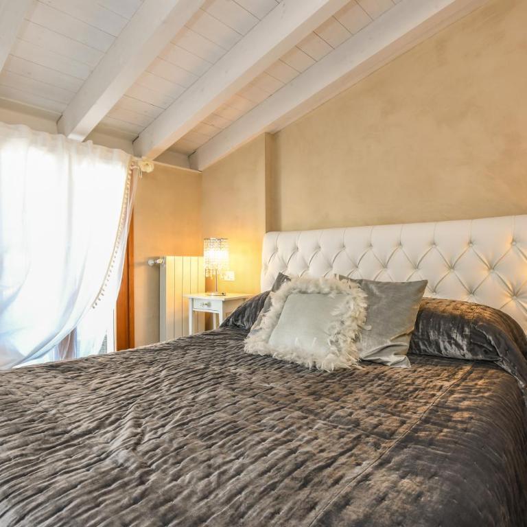 Luxury Suite Sirmione - Camera Matrimoniale Deluxe con Vista Lago Laterale - 2