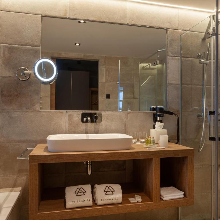 22 Summits Boutique Hotel - Deluxe Doppelzimmer Matterhorn - 3