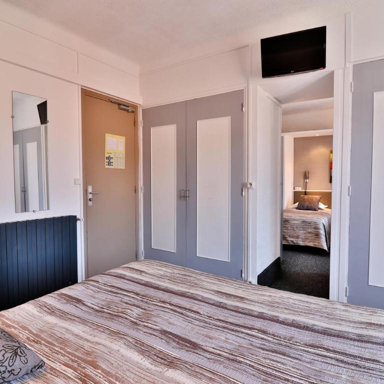 Hôtel le Chardon Bleu - Chambre Supérieure sans Balcon (2 Adultes + 2 Enfants) - 2e Étage - 1