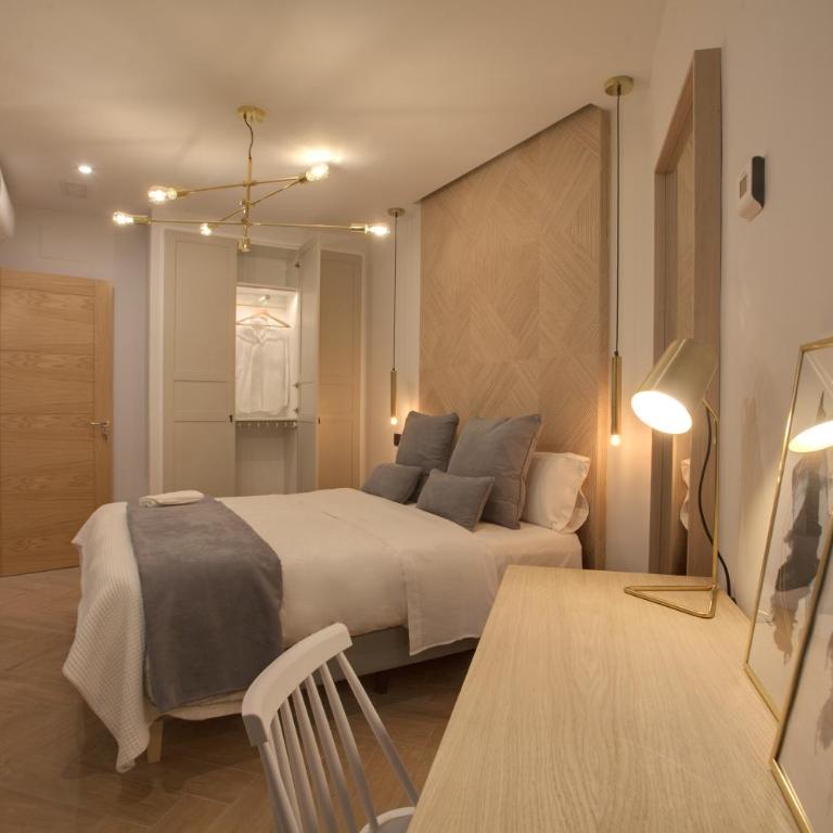 SUITES YOU Soho - Double Room - 5