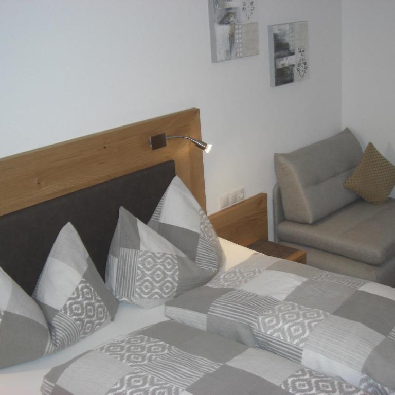 die Gartenwohnung - Tanja Tipotsch - Apartment - Split Level with Garden View - 27
