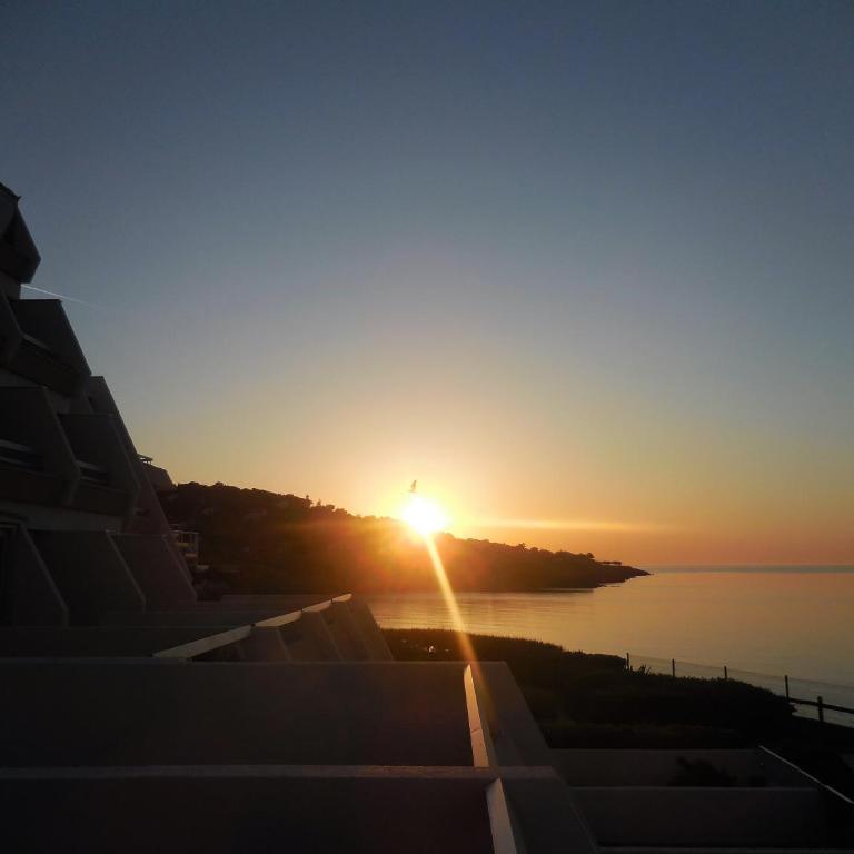 LA CORNICHE SETE 15 Rue de Savoie - Superior Studio - 11