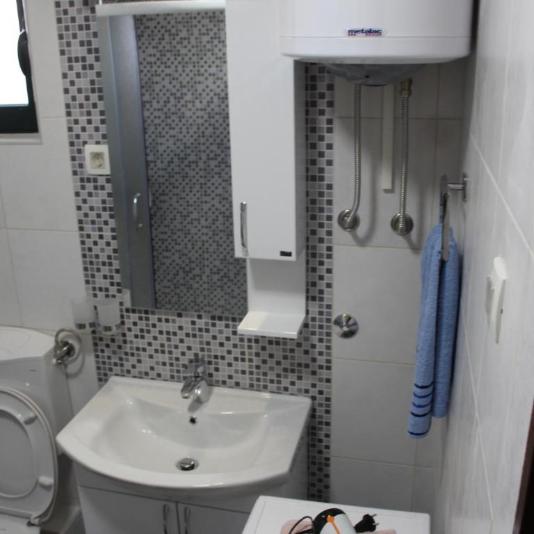 Forest Apartments - King Suite - 9
