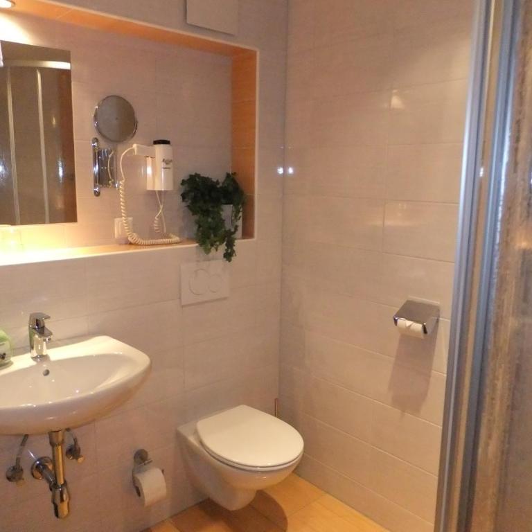 Apart-Pension Oberreiter - Comfort Doppel-/Zweibettzimmer mit Balkon - 16