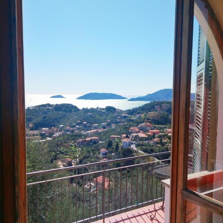 Ai Canarbin - colline di Lerici - Camera Matrimoniale con Bagno Privato Esterno - 13