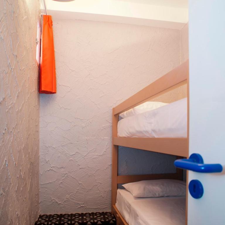 Hôtel Beau Rivage - Chambre Familiale (2 Adultes + 2 Enfant) - Vue sur Mer - 5