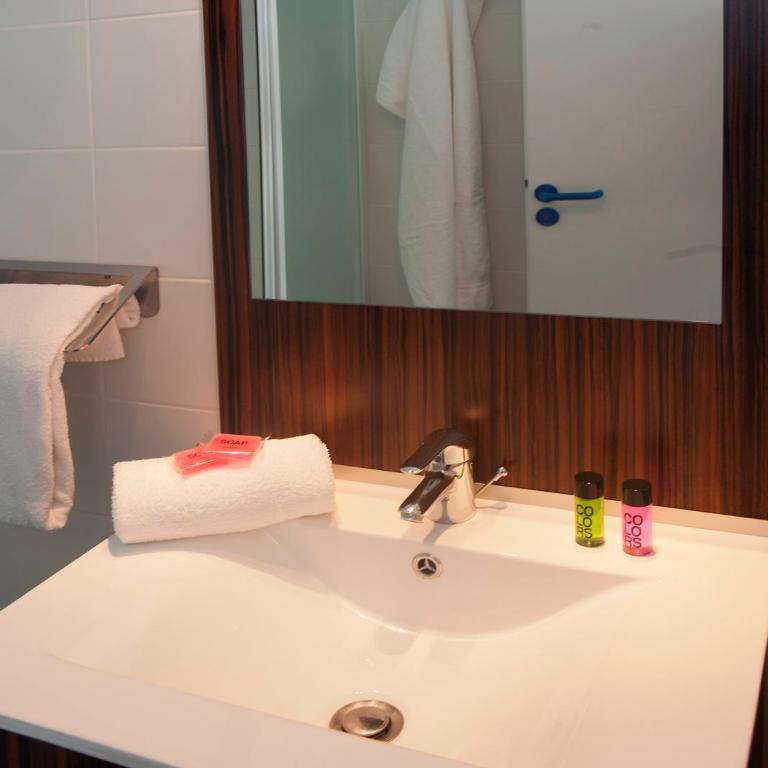 Hôtel Beau Rivage - Chambre Familiale (2 Adultes + 2 Enfant) - Vue sur Mer - 6
