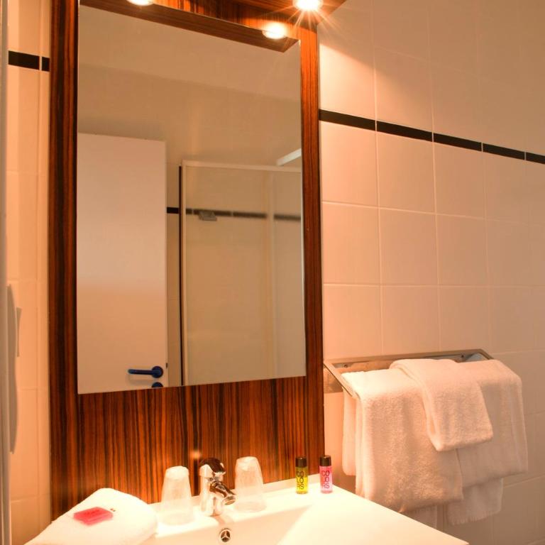 Hôtel Beau Rivage - Chambre Triple Supérieure avec Vue sur Mer (2 Adultes + 1 Enfant) - 6