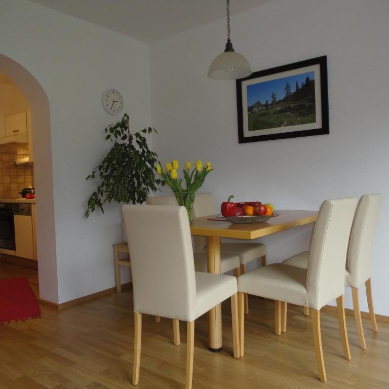 Ferienwohnung Ronacher - Two-Bedroom Apartment with Balcony - 41