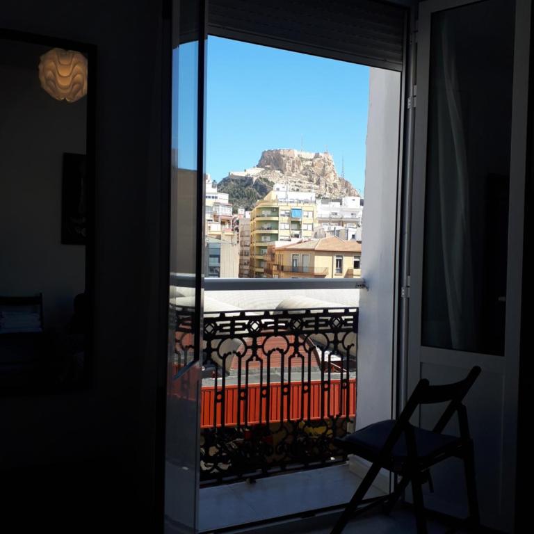 Room with private bathroom and balcony nearby the Mercado Central, center and beach - Double Room with Private Bathroom - 14