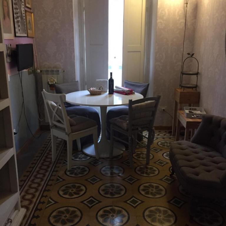 53 Via Faenza - Appartamento con 2 Camere da Letto - 8