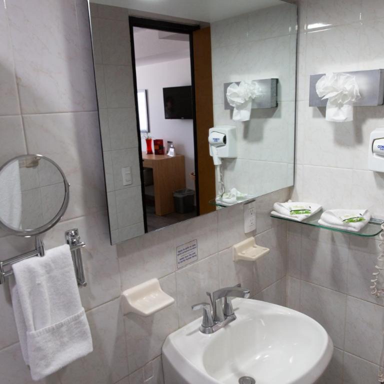 Best Western Plus Gran Hotel Centro Historico - Habitación Estándar - 1 cama extragrande - No fumadores - 3