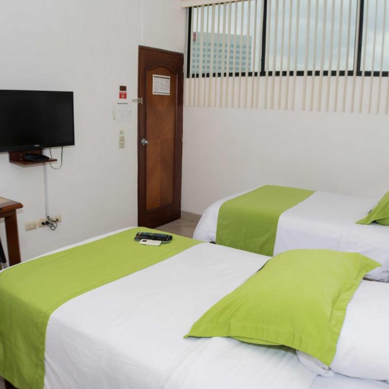 Hotel Castell - Cerca Del Aeropuerto - Twin Room No Window - 8