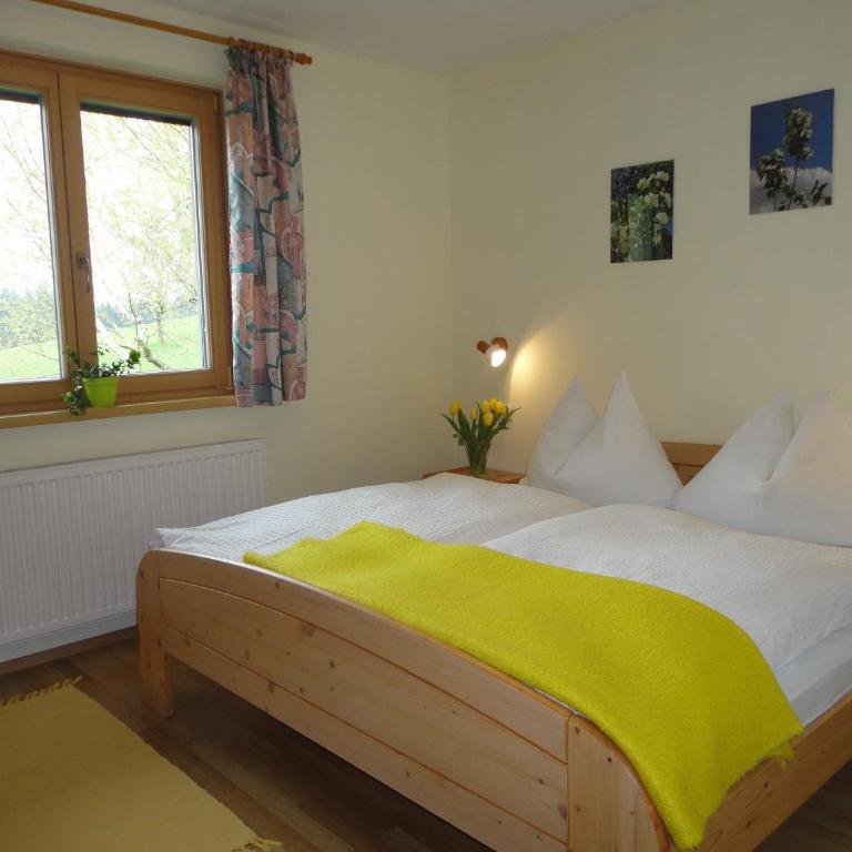 Ferienwohnung Ronacher - Two-Bedroom Apartment with Balcony - 7